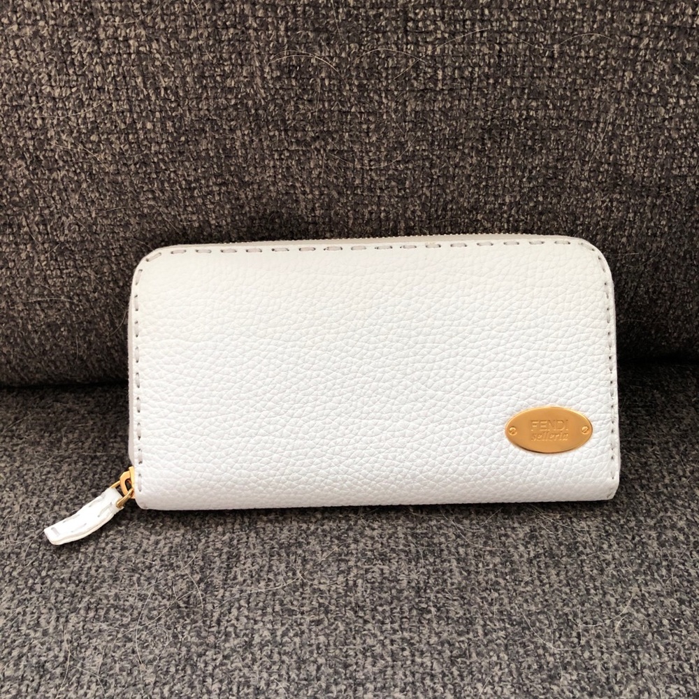 Fendi wallet (white)